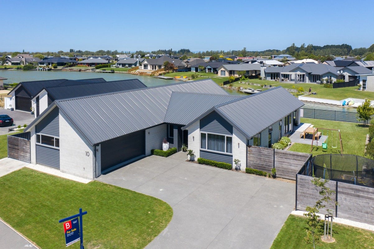 10 Trent Place, Huntingdon, Ashburton - Carousel 1