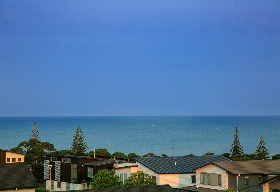 34 Bearing Parade, Long Bay, Auckland - Carousel 2