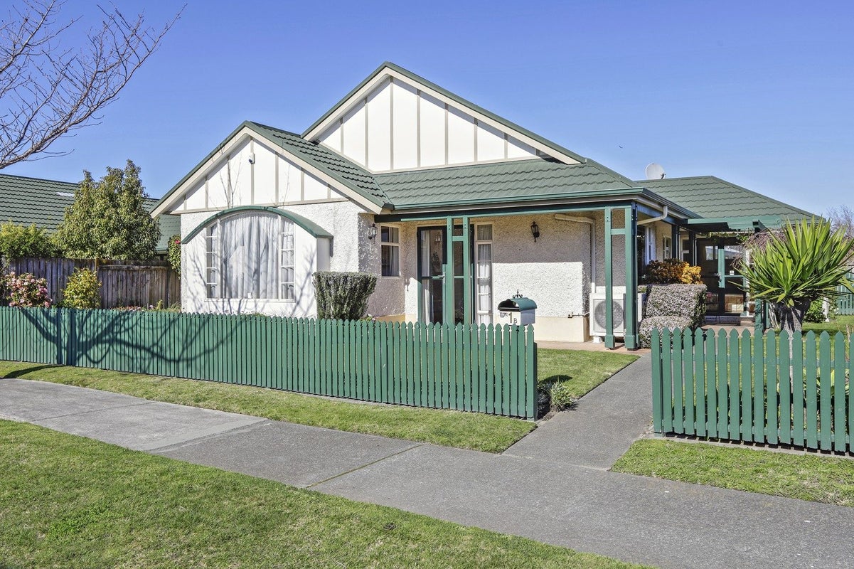 1B Knightsbridge Place, Taradale, Napier - Carousel 1