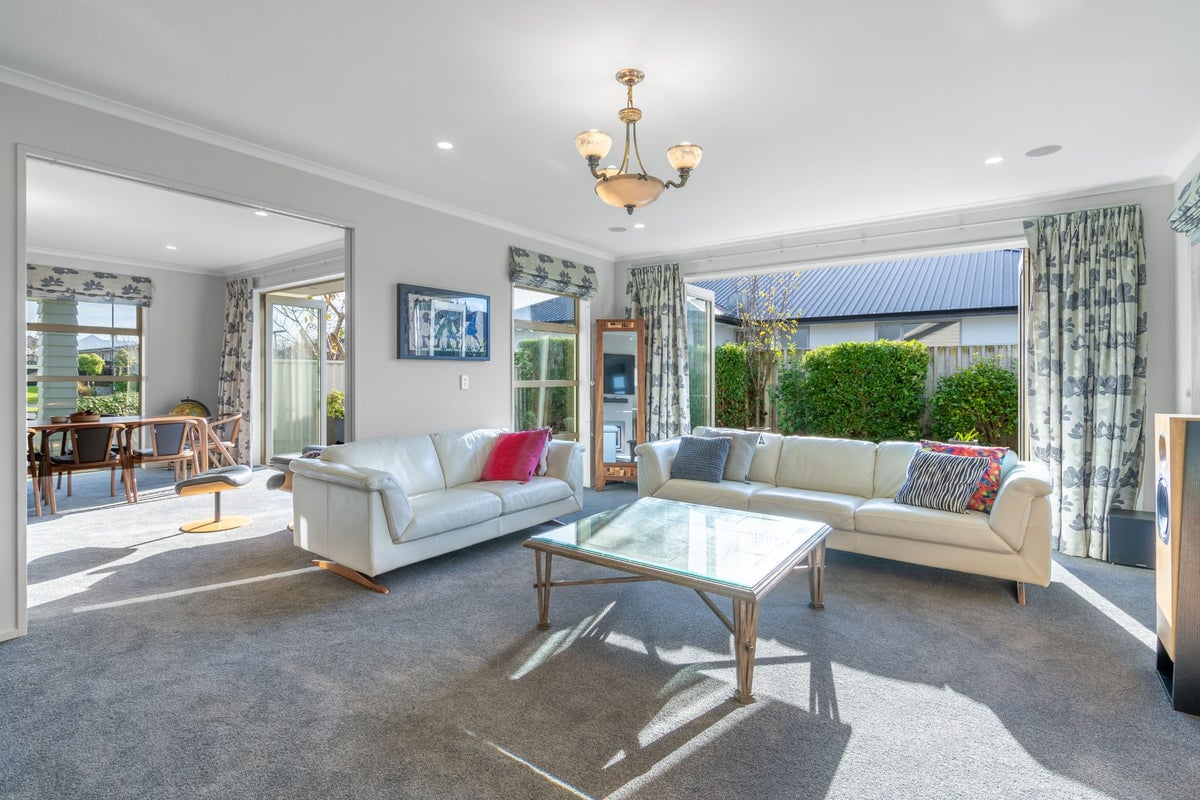 10 Northside Drive, Waikiwi, Invercargill - Carousel 2