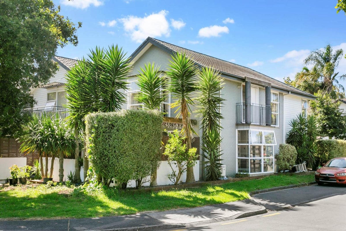 71 The Track, Takanini, Auckland - Carousel 17
