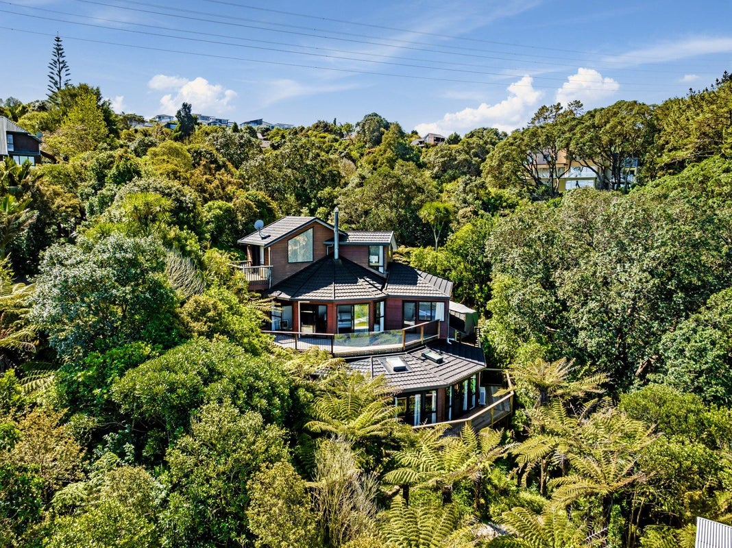 8 Wesley Bay Glade, Hillsborough, Auckland - Carousel 1