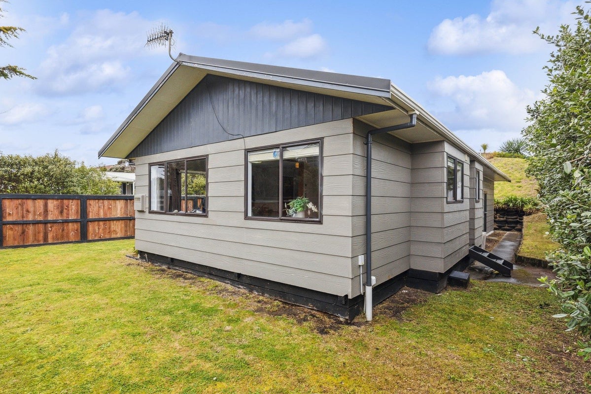 6 Jane Street , Waikanae Beach, Waikanae - Carousel 23