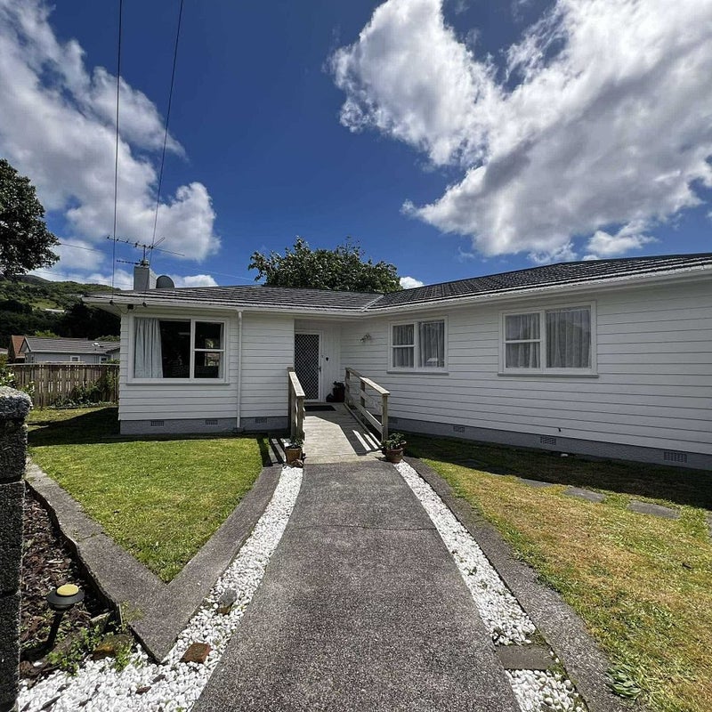 13 Mclellan Street, Tawa, Wellington - Carousel 1
