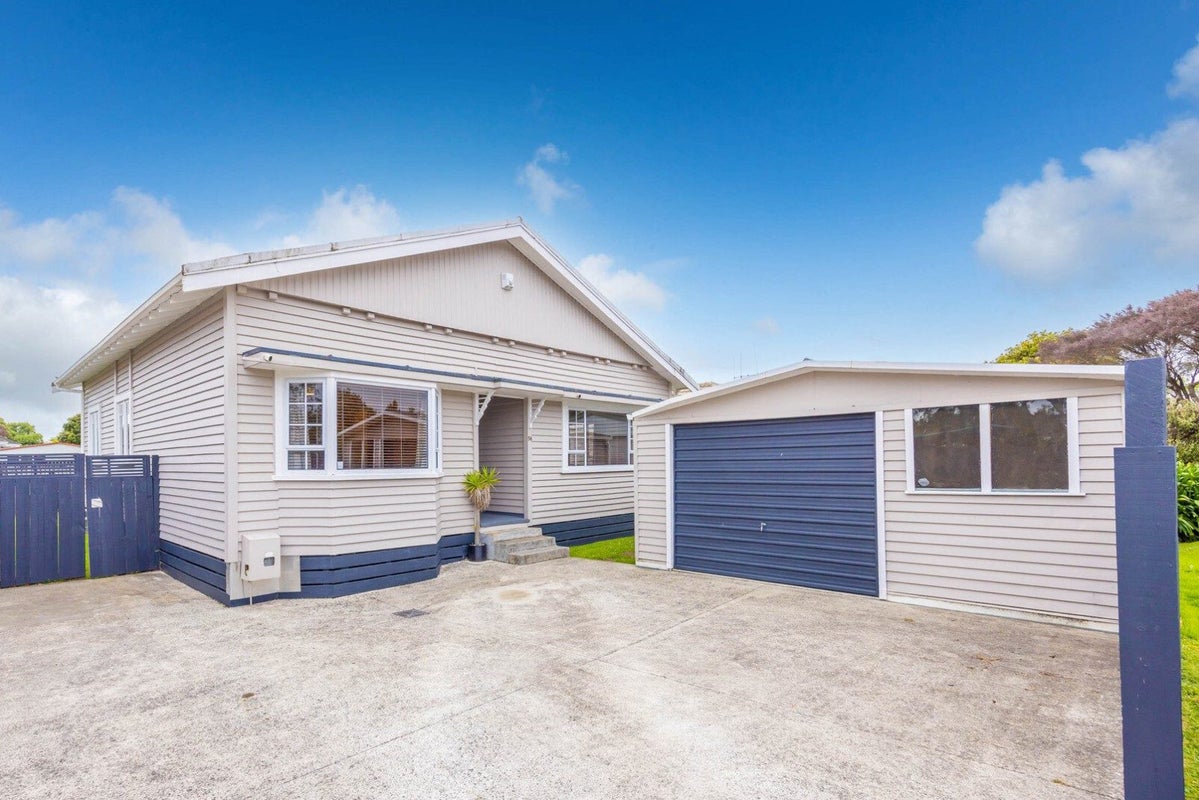 54 Haultain Street, Fairfield, Hamilton - Carousel 1