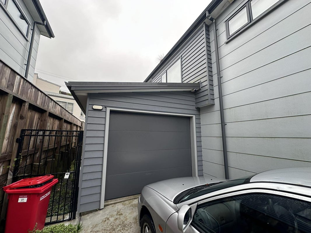 27 Brindle Way, Newlands, Wellington - Carousel 14