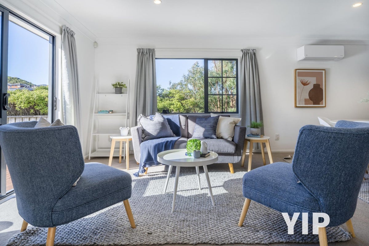 17 Claverton Grove, Churton Park, Wellington - Carousel 2