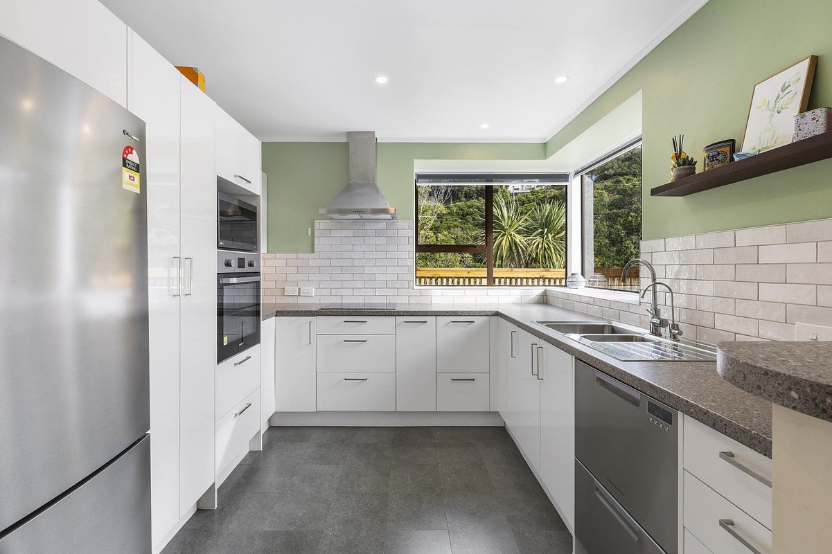 12 Creswick Terrace, Northland, Wellington - Carousel 2