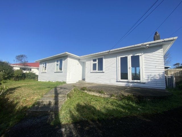 68 Glanmire Road, Newlands, Wellington - Carousel 1