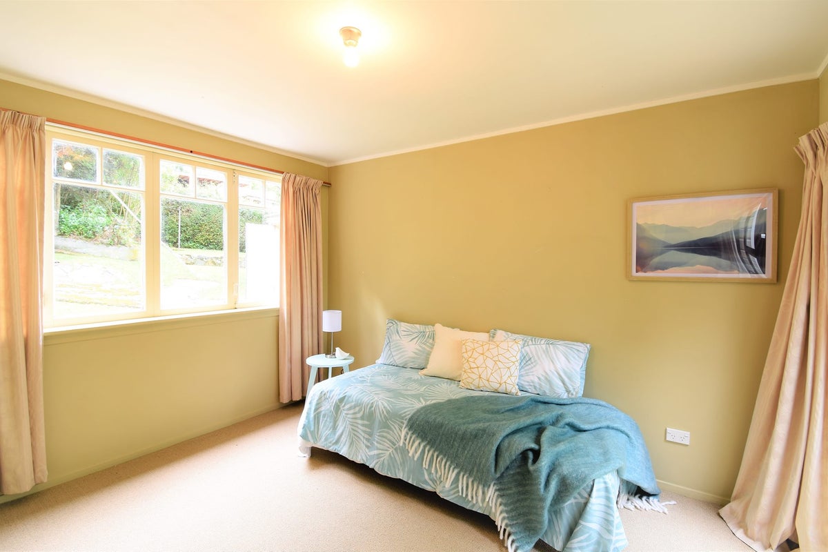 16 Marine Parade, Macandrew Bay, Dunedin - Carousel 19
