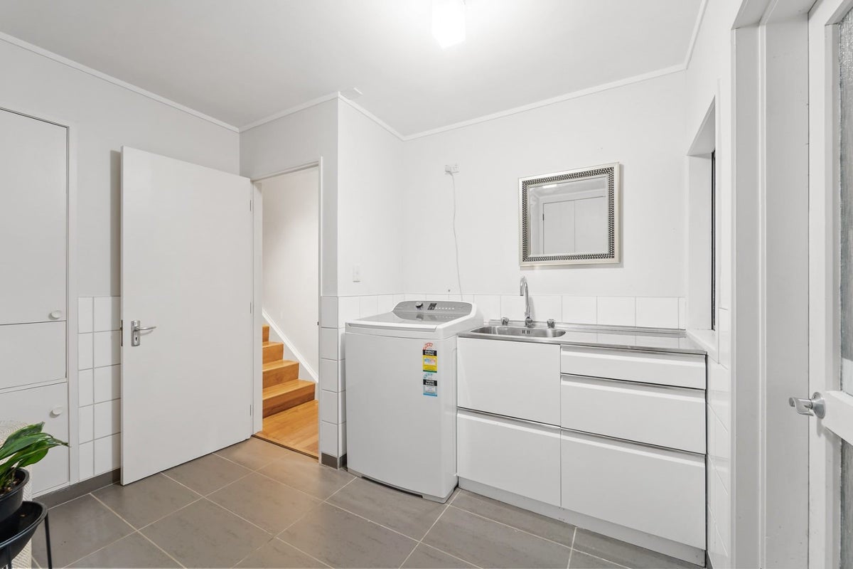 29 Quebec Road, Milford, Auckland - Carousel 20