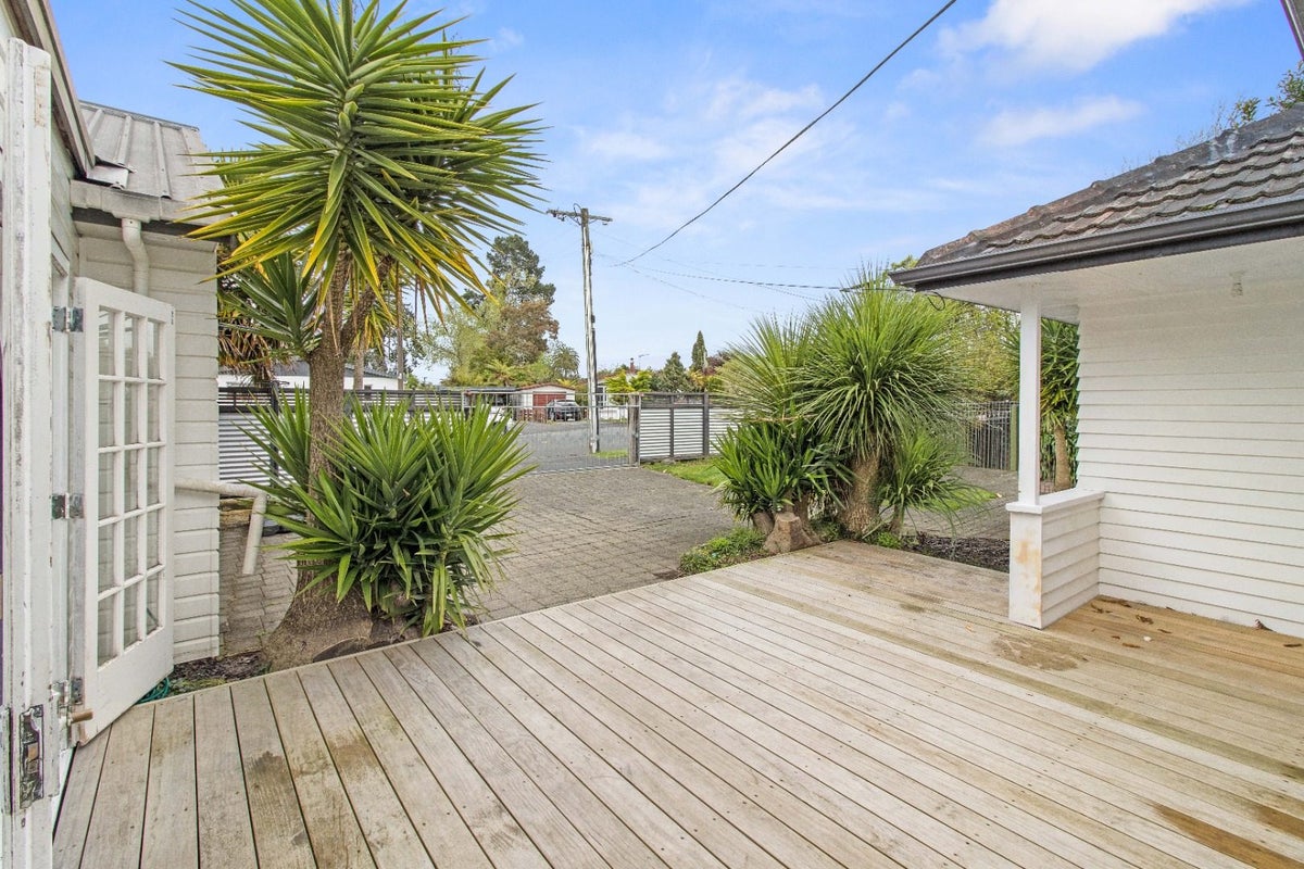 18 Richan Street, Glenview, Hamilton - Carousel 2