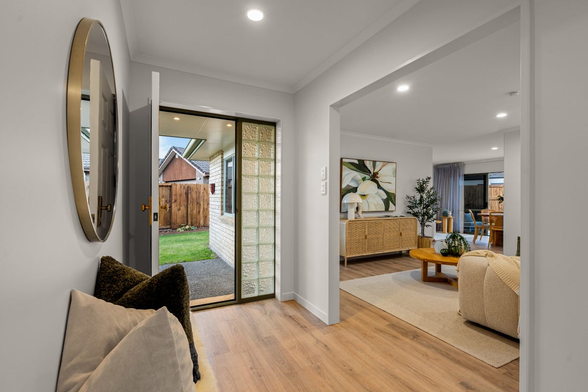 15 Rota Close, Papamoa Beach, Papamoa - Carousel 2