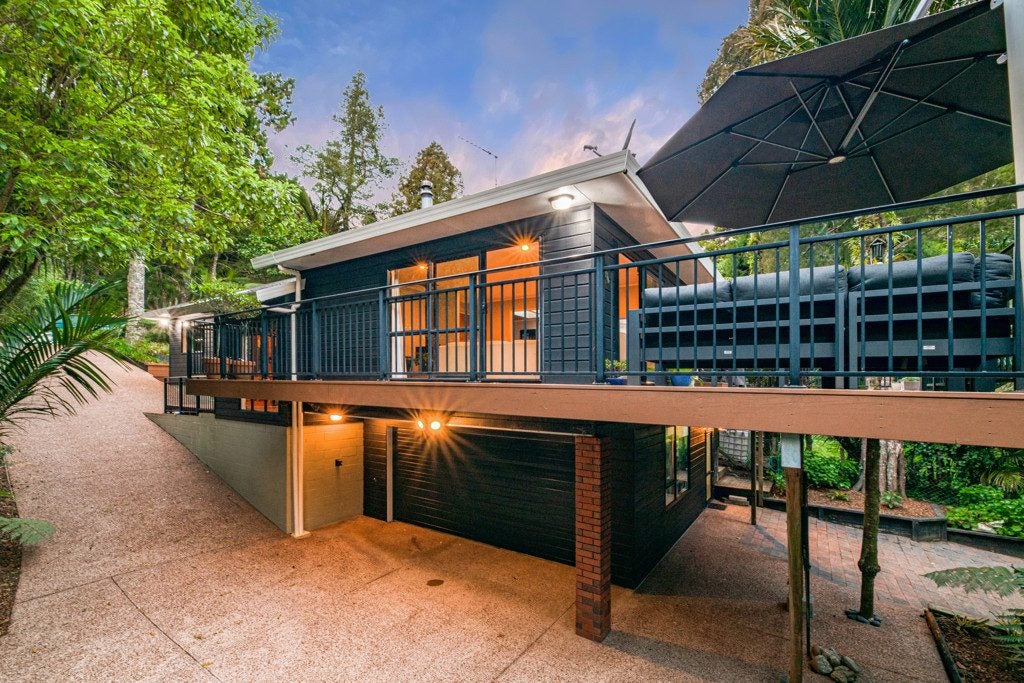 22 Waima Crescent, Titirangi, Auckland - Carousel 1