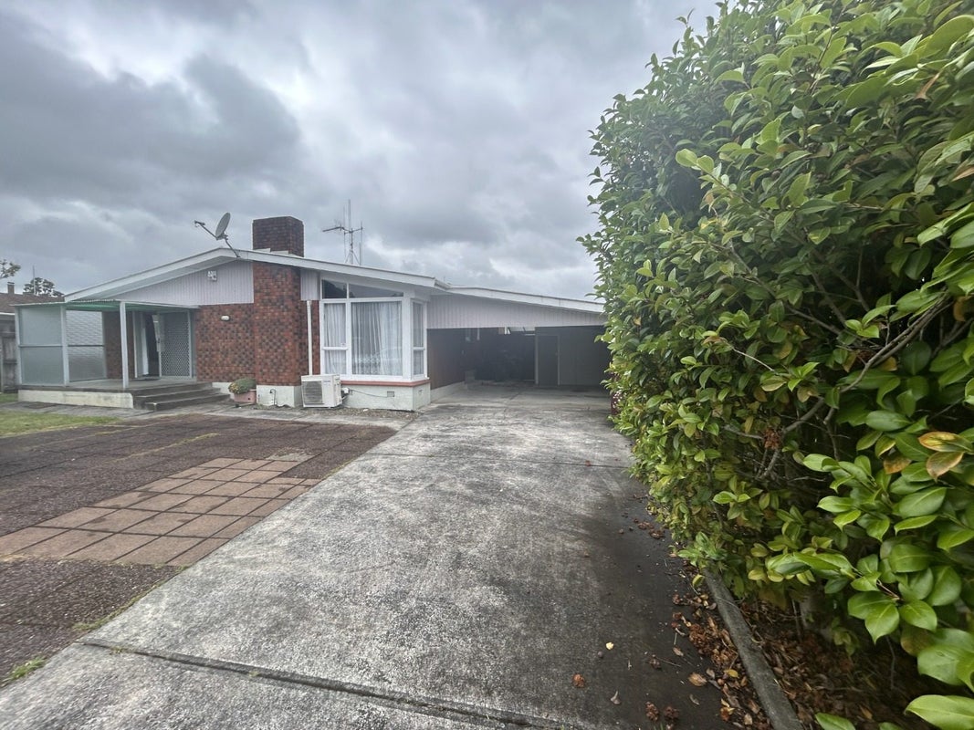 12 Bowen Place, St Andrews, Hamilton - Carousel 1