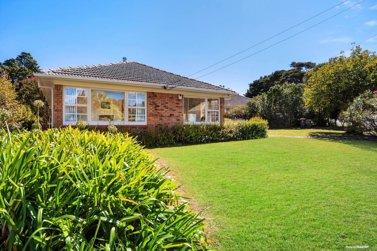 30 Kelvyn Grove, Hillpark, Auckland - Carousel 2