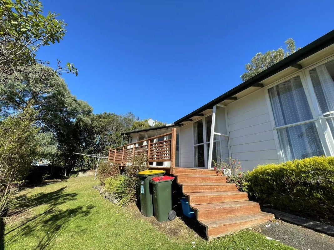 31 Viewmont Drive, Harbour View, Lower Hutt - Carousel 1