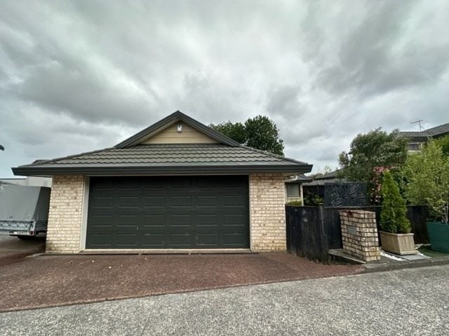 19 Goldstine Place, Royal Oak, Auckland - Carousel 19