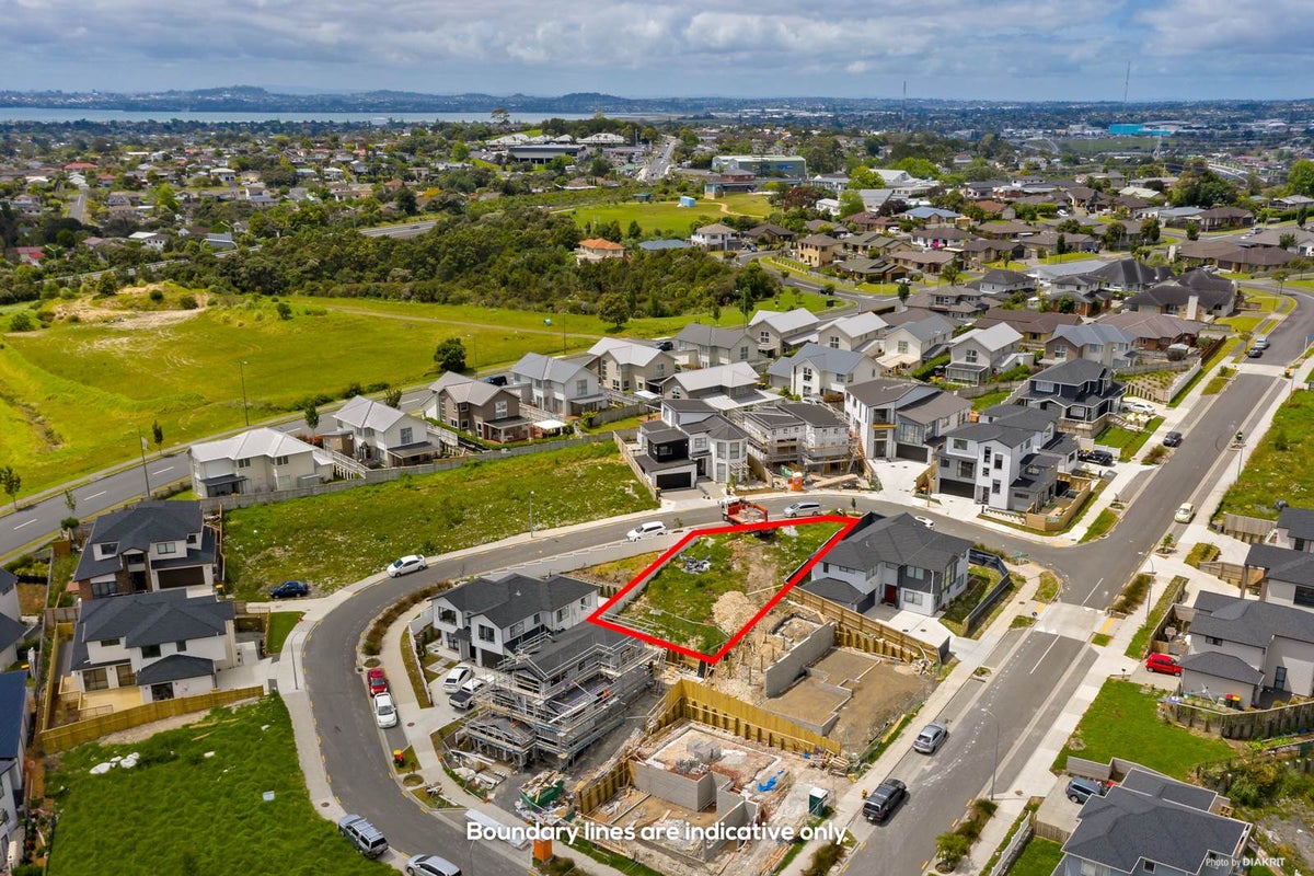 4 Keiha Crescent, Massey, Auckland - Carousel 2