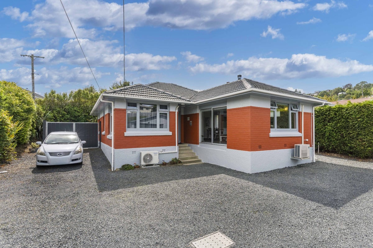 344 Kenmure Road, Kenmure, Dunedin - Carousel 1
