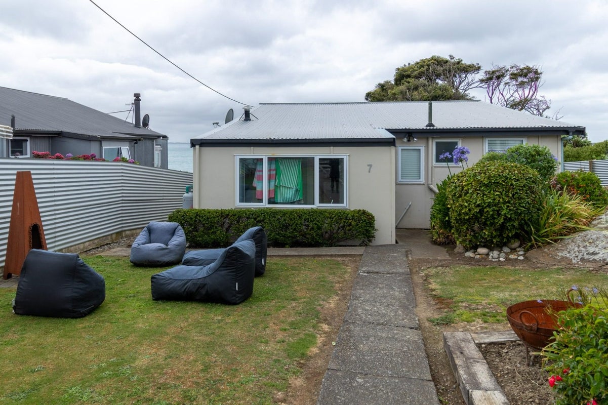 7 Moana Street, Riverton, Southland, Southland - Carousel 1