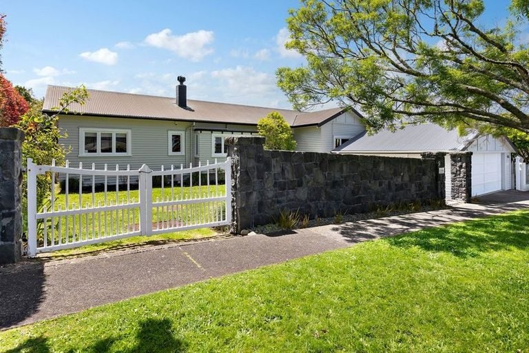 51 Tawhiri Road, One Tree Hill, Auckland - Carousel 1