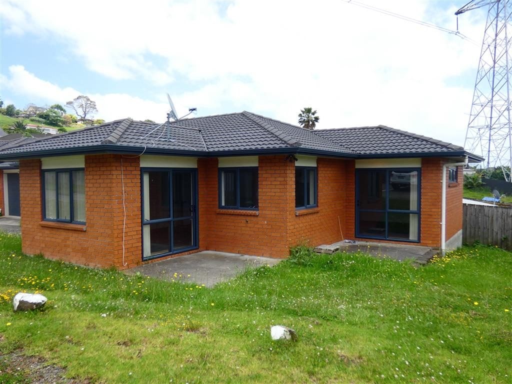 35 Hilltop Road, Flat Bush, Auckland - Carousel 1