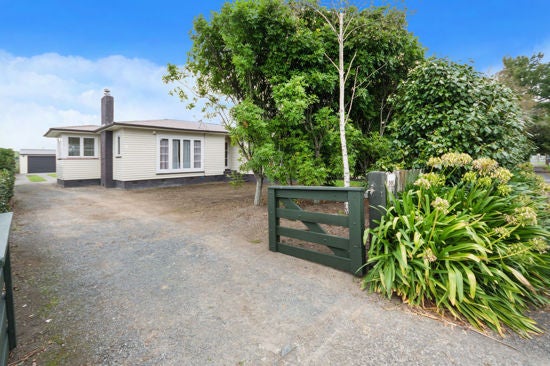 4 Monument Road, Papakura - Carousel 1