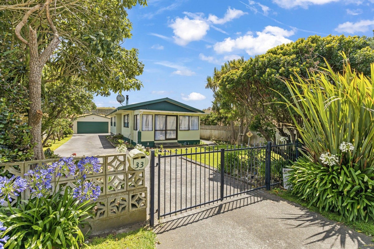 33 Karewa Street, Castlecliff, Whanganui, Manawatu / Whanganui - Carousel 1