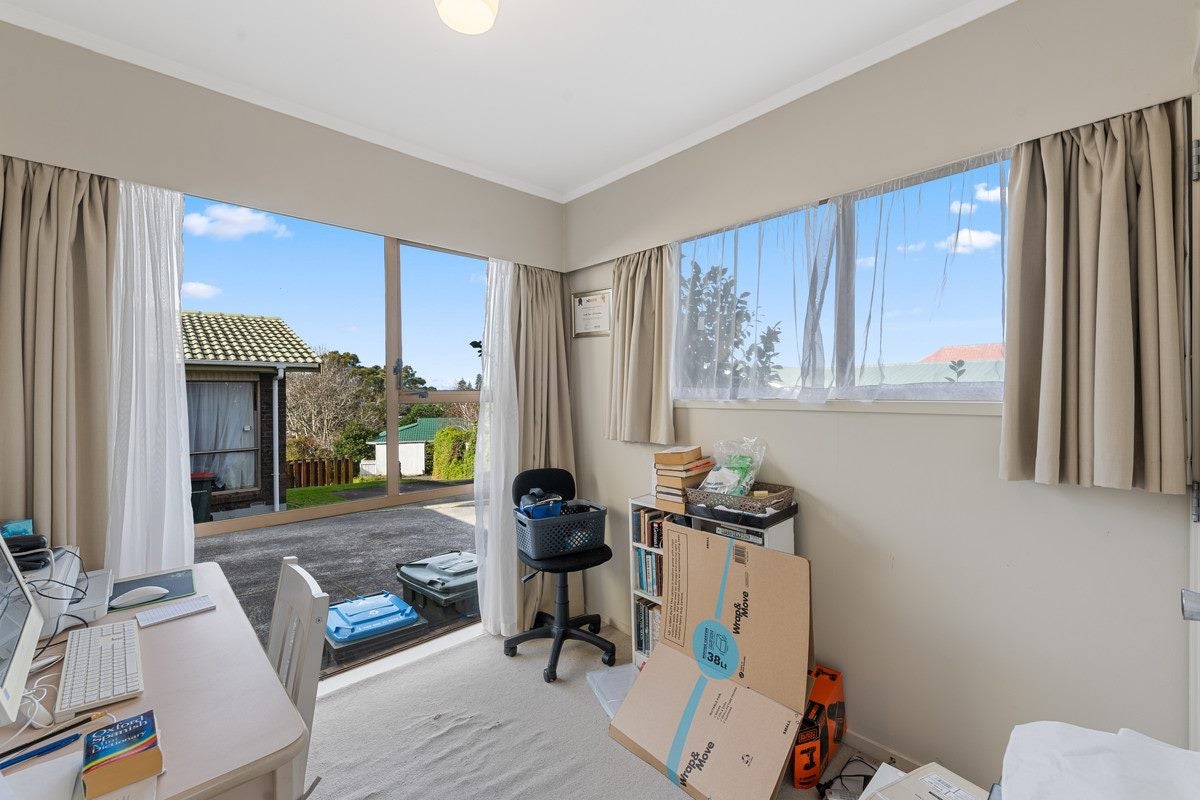 31A Bel Air Drive, Hillsborough, Auckland - Carousel 15