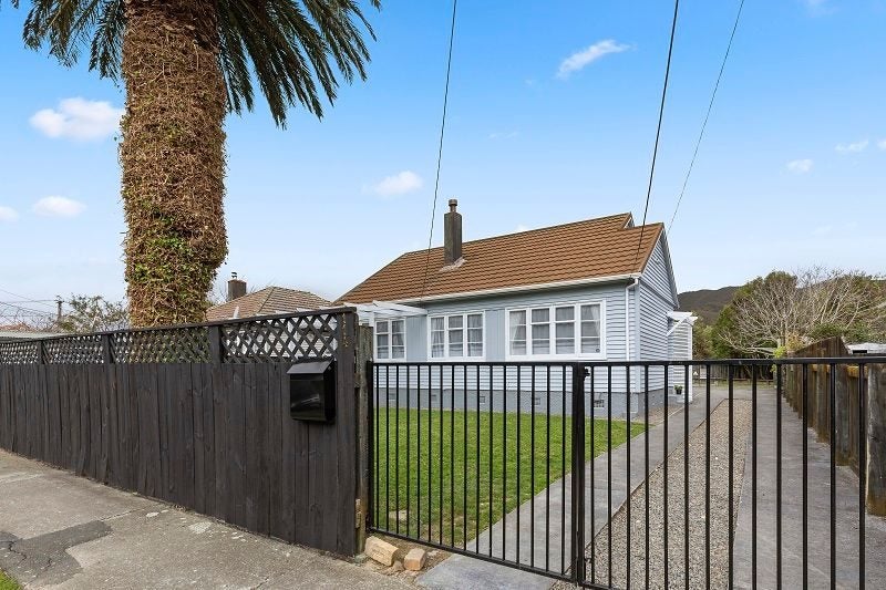 114 Cambridge Terrace, Fairfield, Lower Hutt - Carousel 2