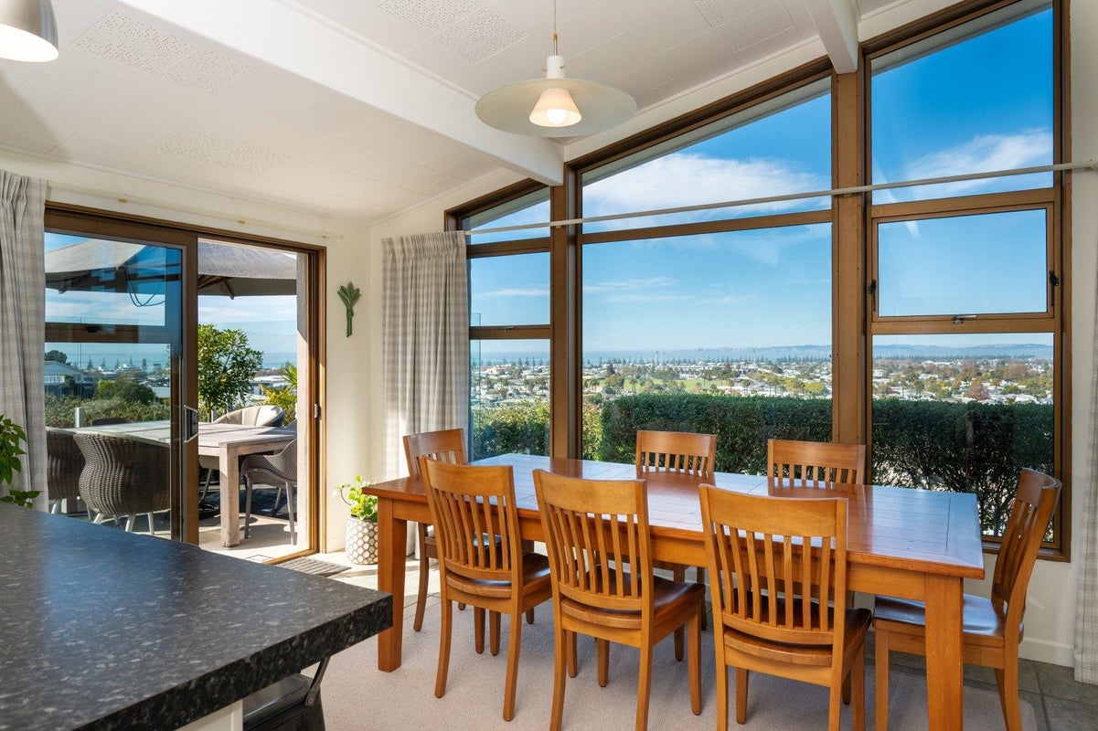 33 Enfield Road, Hospital Hill, Napier - Carousel 2