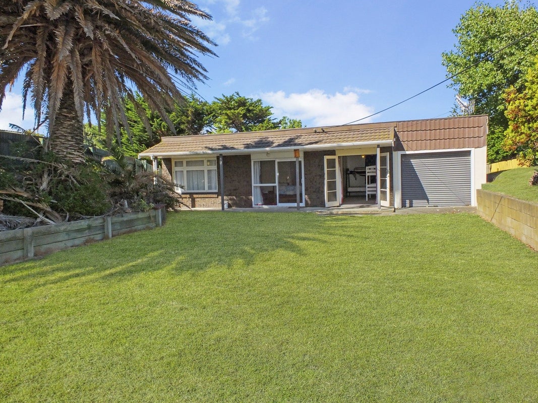 40 Pratt Avenue, Foxton Beach, Foxton - Carousel 1