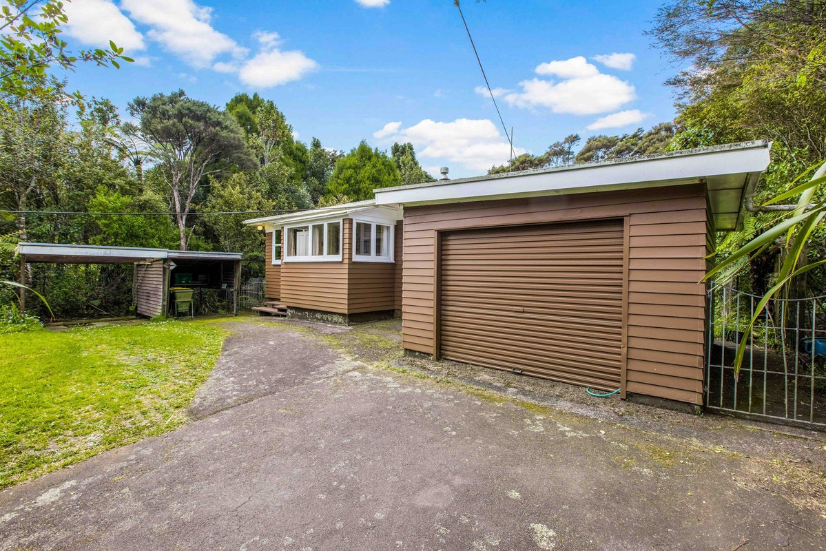 741 Scenic Drive, Henderson Valley, Auckland - Carousel 2