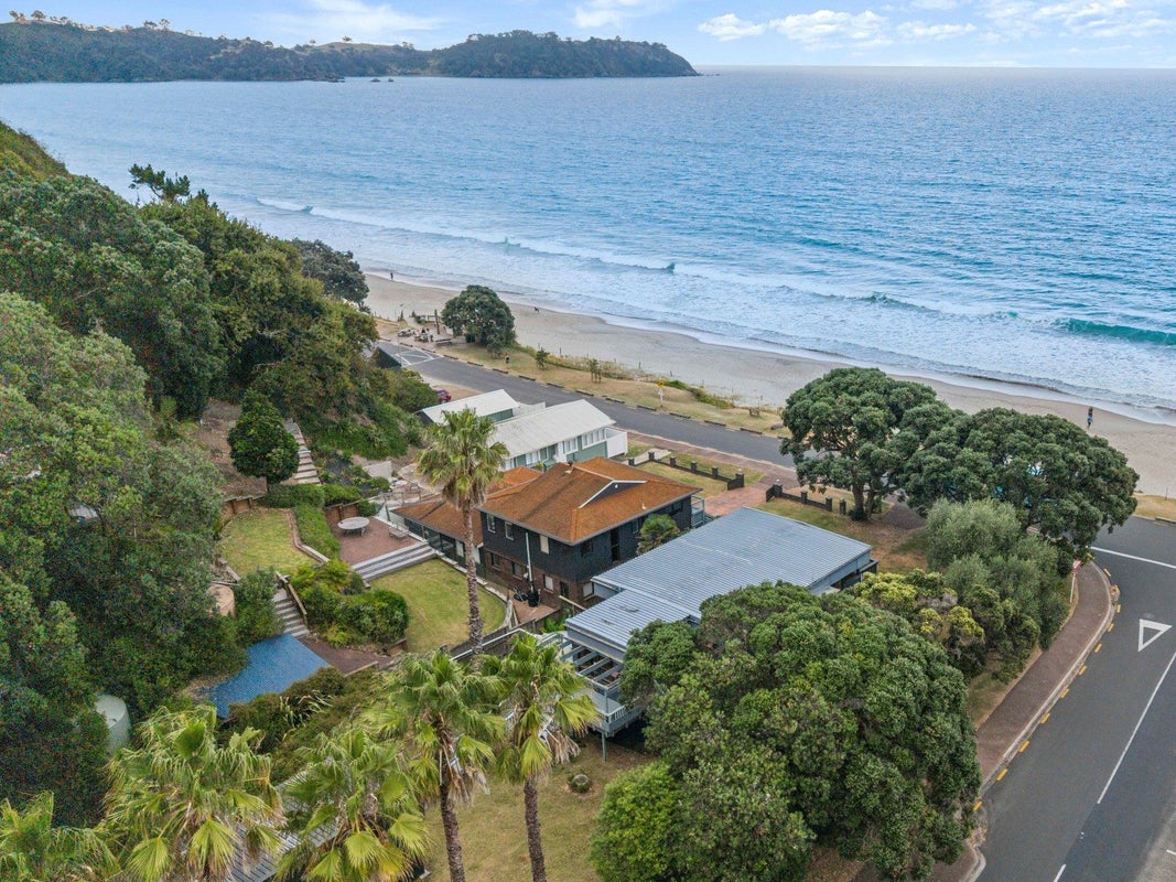 31 The Strand, Onetangi, Waiheke Island - Carousel 1
