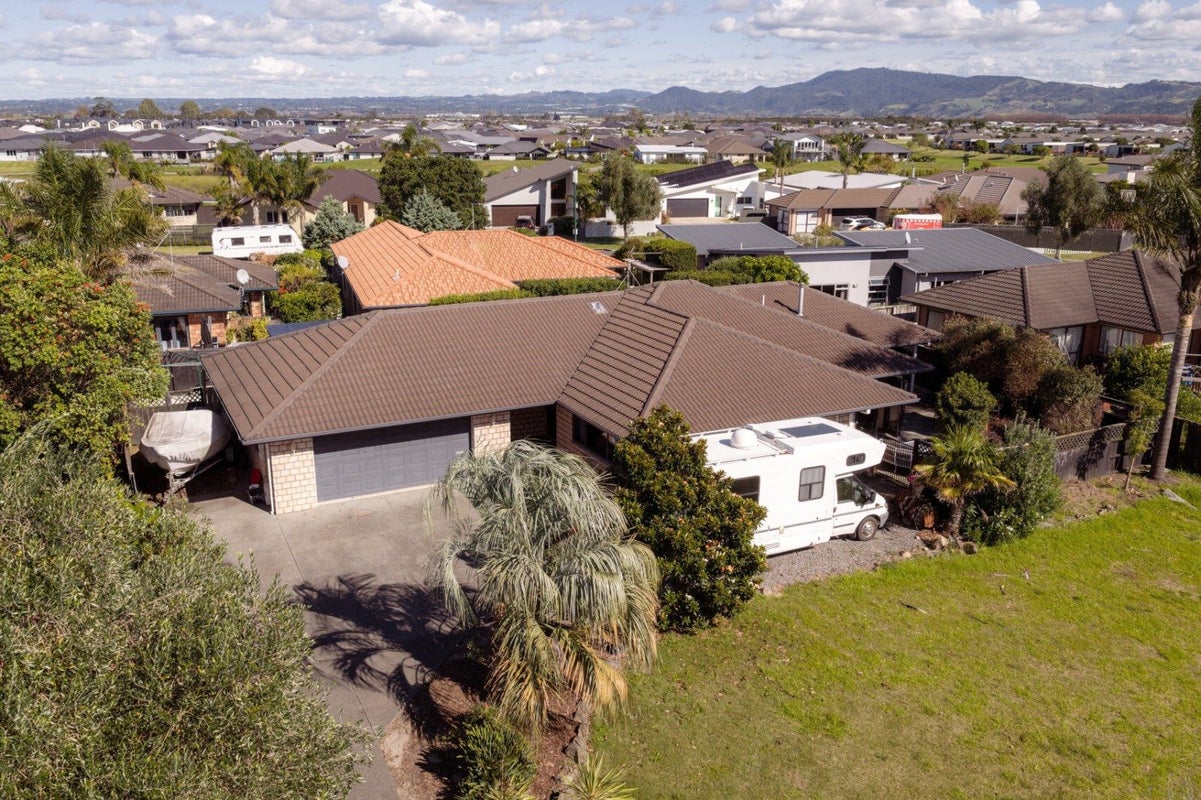 16 Marick Place, Papamoa, Tauranga, Bay Of Plenty - Carousel 1