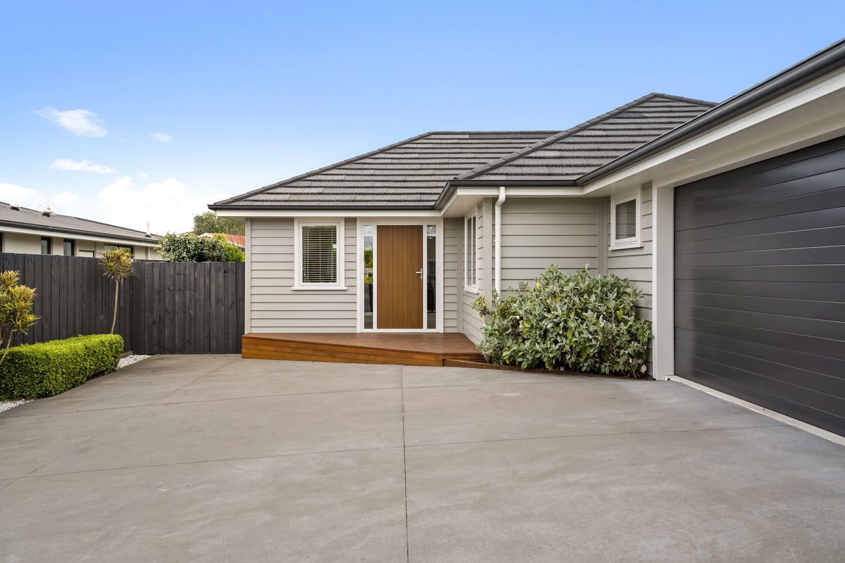 15 Ottawa Road, Wainoni, Christchurch - Carousel 1