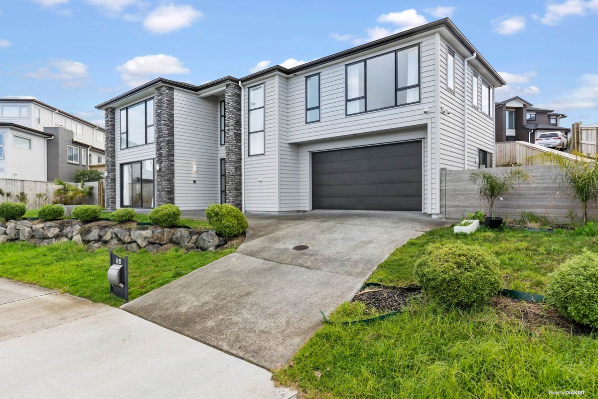 26 Colliston Rise, Pinehill, Auckland - Carousel 1