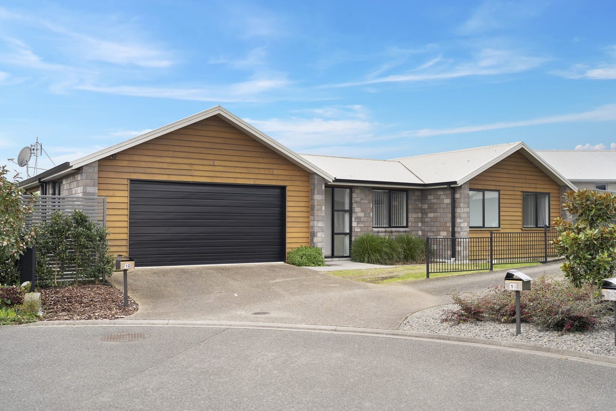 12 Sable Lane, Pyes Pa, Tauranga - Carousel 1