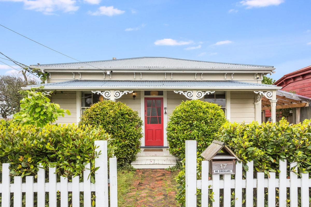 1/17 Fitzherbert Street, Alicetown, Lower Hutt - Carousel 1