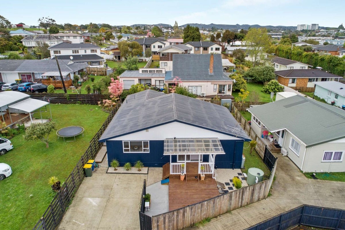 11C Bamboo Grove, Kelston, Auckland - Carousel 19