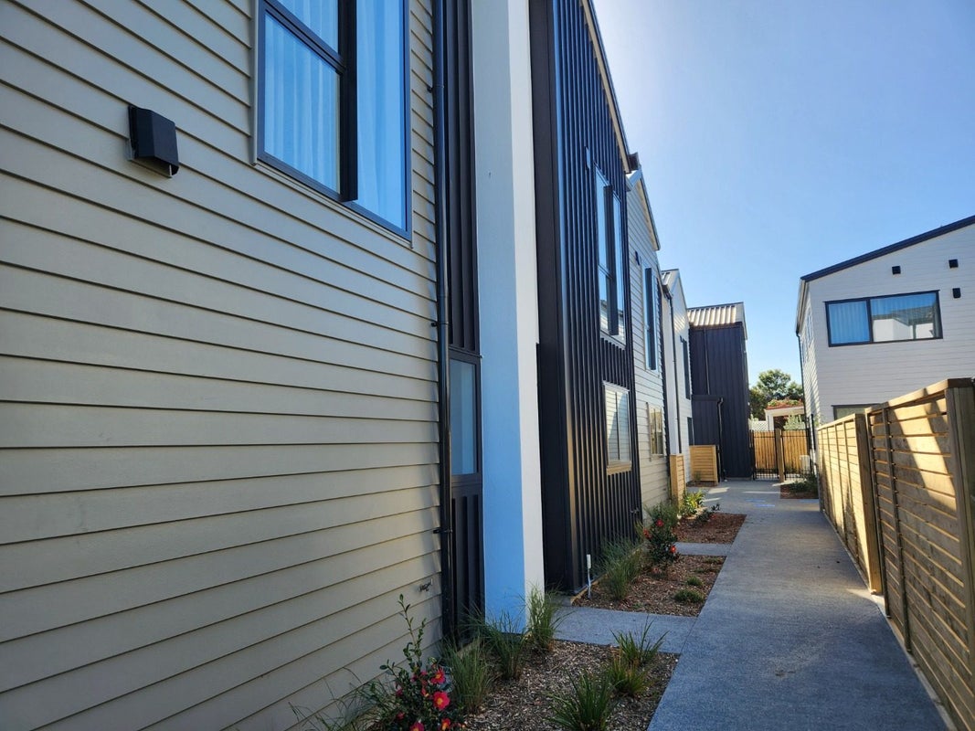 5 Bathurst Street, Silverstream, Upper Hutt - Carousel 12