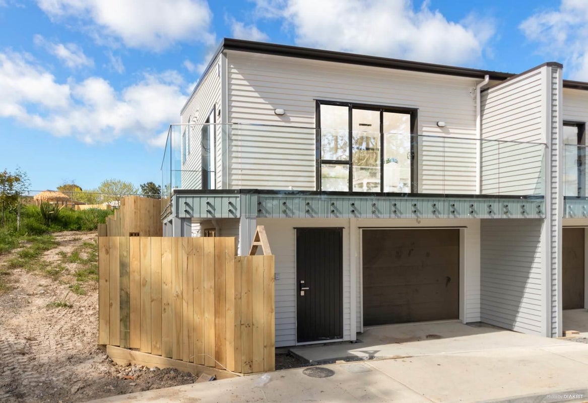 35 Korokio Lane, Henderson, Auckland - Carousel 1