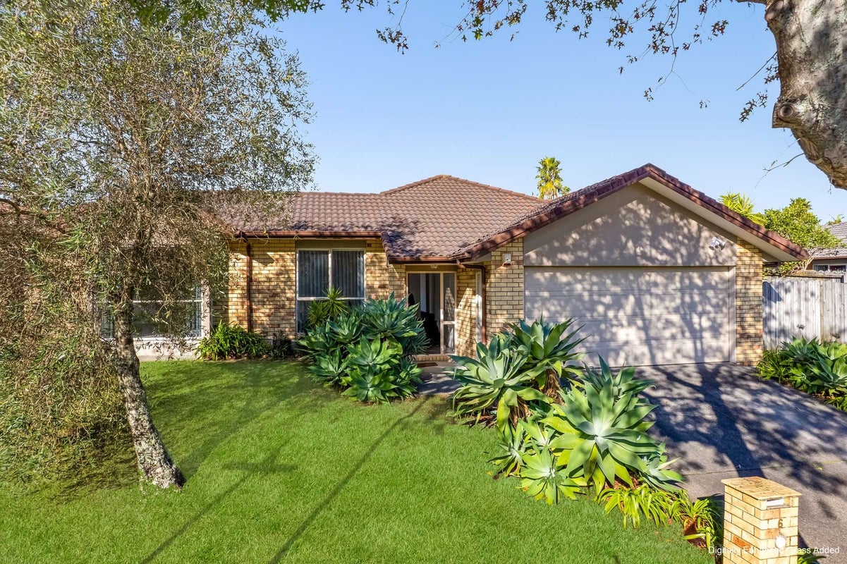 6 Bibury Avenue, Henderson, Auckland - Carousel 1