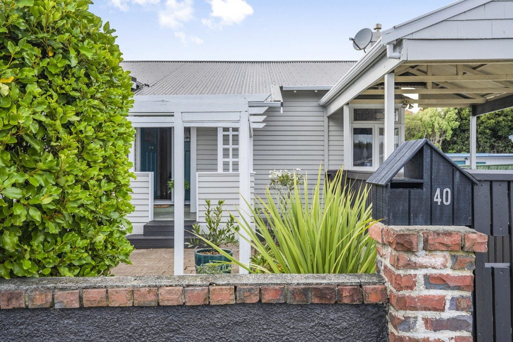 40 Tennyson ST, PETONE, LOWER HUTT - Carousel 2