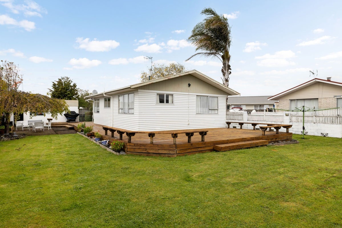 36 Dalton Crescent, Dinsdale, Hamilton - Carousel 1