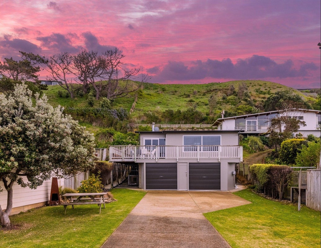 13 Mowhanau Drive, Kai Iwi, Whanganui - Carousel 1