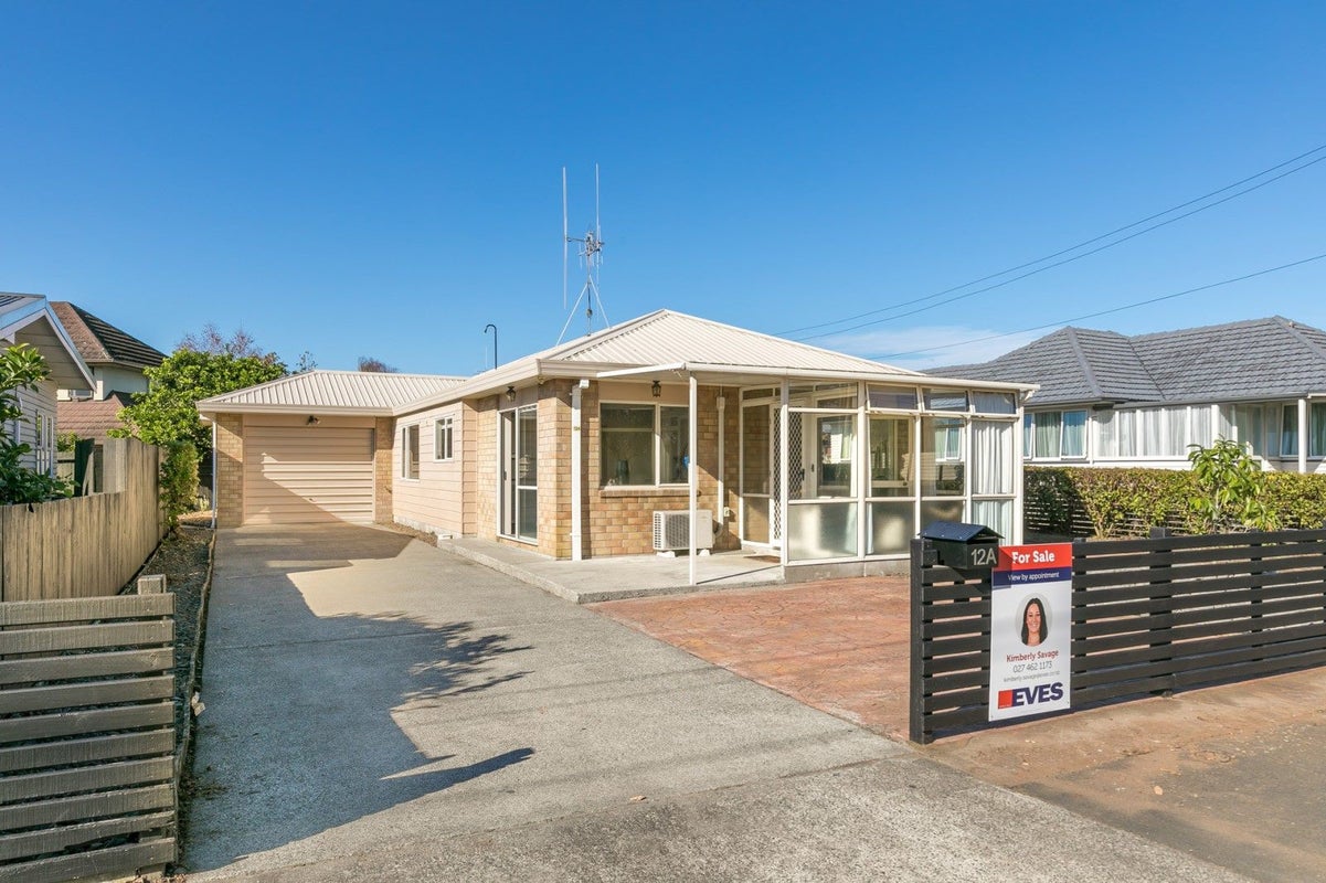 12A Hilton Road, St Andrews, Hamilton - Carousel 1