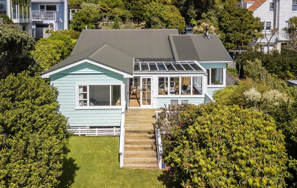 25 Tai Paku Paku Road, Karaka Bays, Wellington - Carousel 1