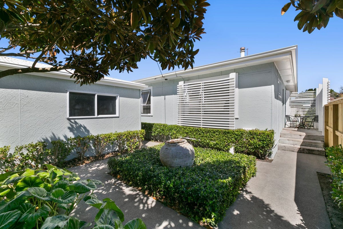 22 Richmond ST, Fitzroy, New Plymouth - Carousel 1